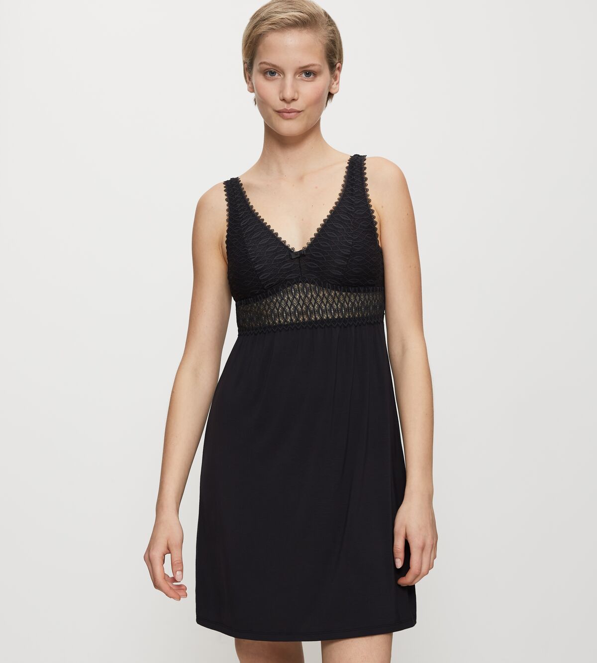Aura Spotlight Nightdress
