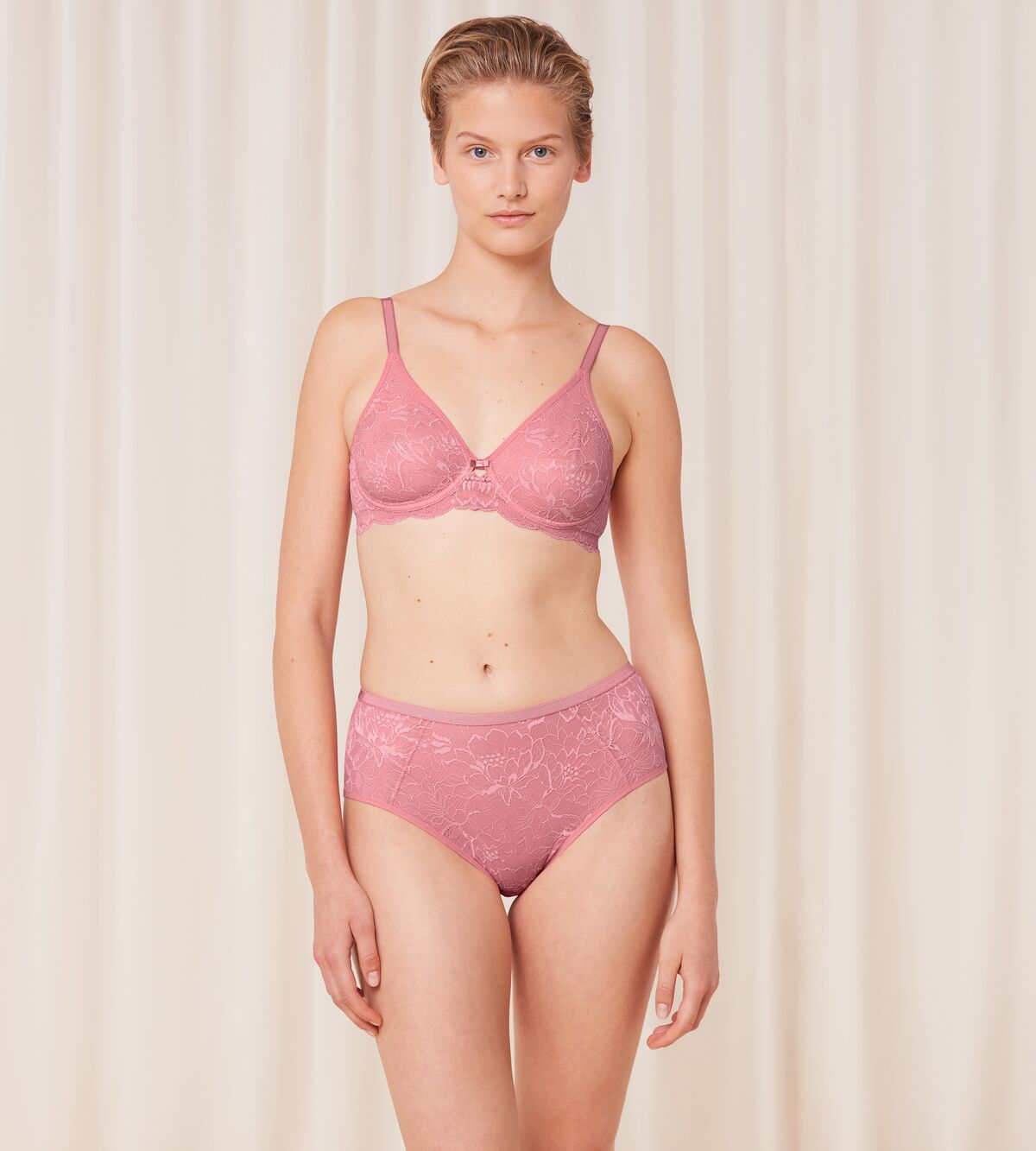 AMOURETTE CHARM T MAXI02