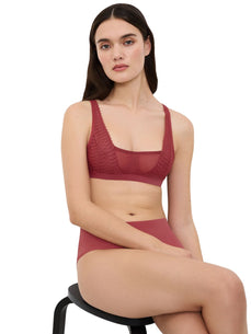 أورا سبوت لايت تي