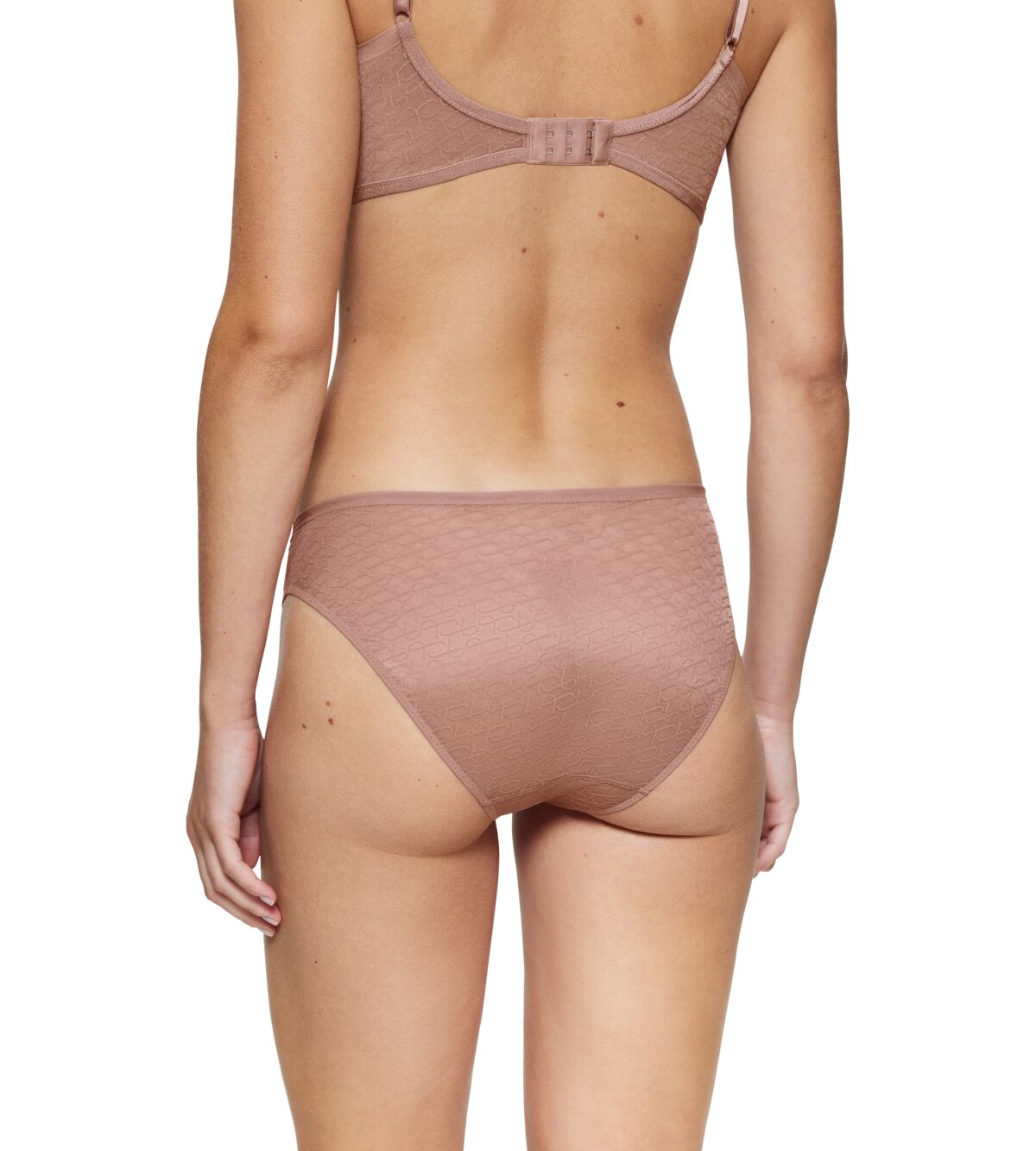 Triumph Signature Sheer