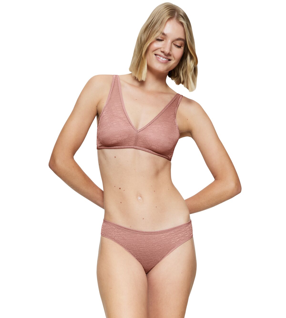 Triumph Signature Sheer