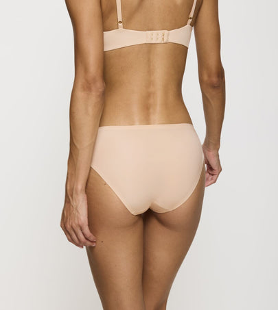 Body Make-up Essentials Tai Brief