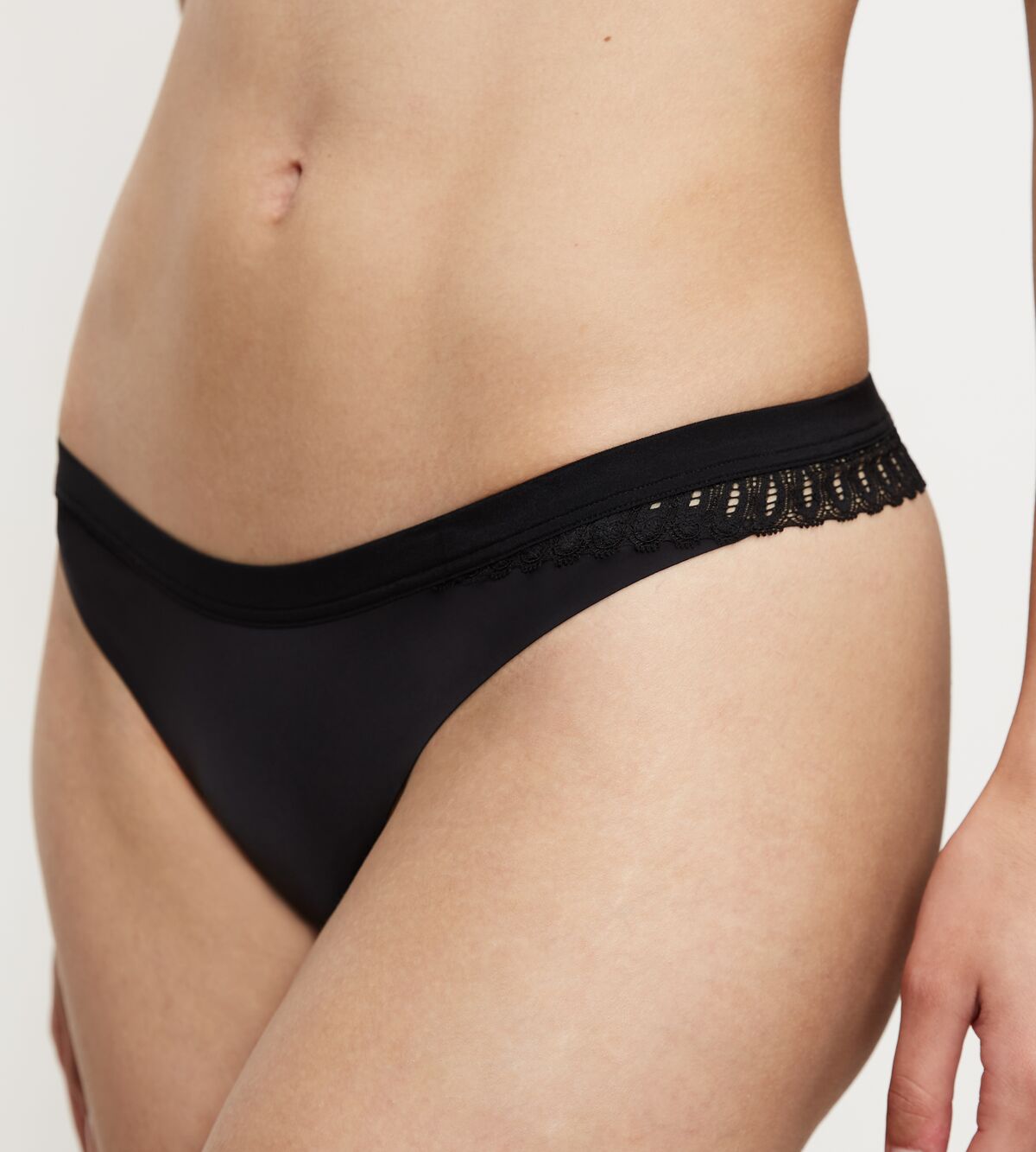 Aura Spotlight String Brief