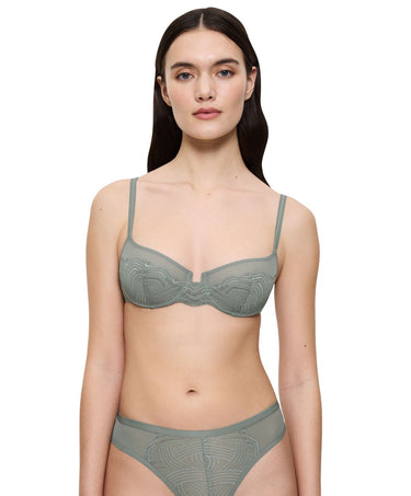 Delightful Spotlight