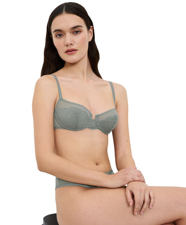 Delightful Spotlight