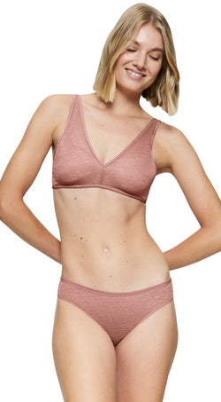 Triumph Signature Sheer