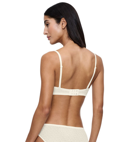 Triumph Signature Sheer