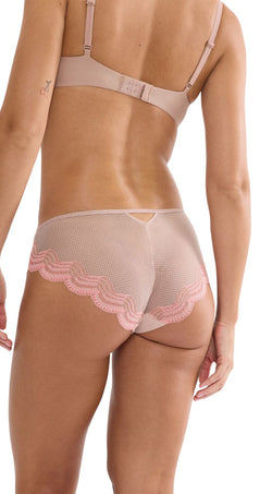 Triumph Comfort Glam